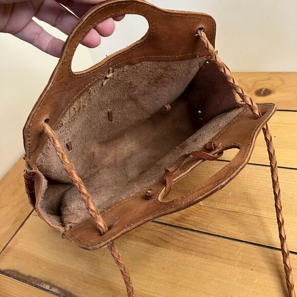 Leather Boho Shoulder Bag Top Handle Purse with 3D Flower Applique Design - Picture 3 of 11